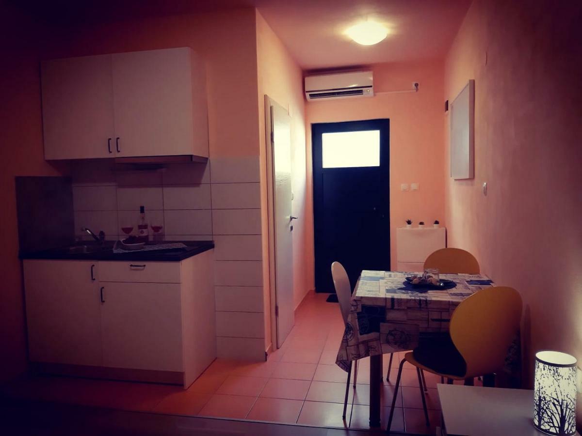 Apartments Luza Lastovo Екстериор снимка